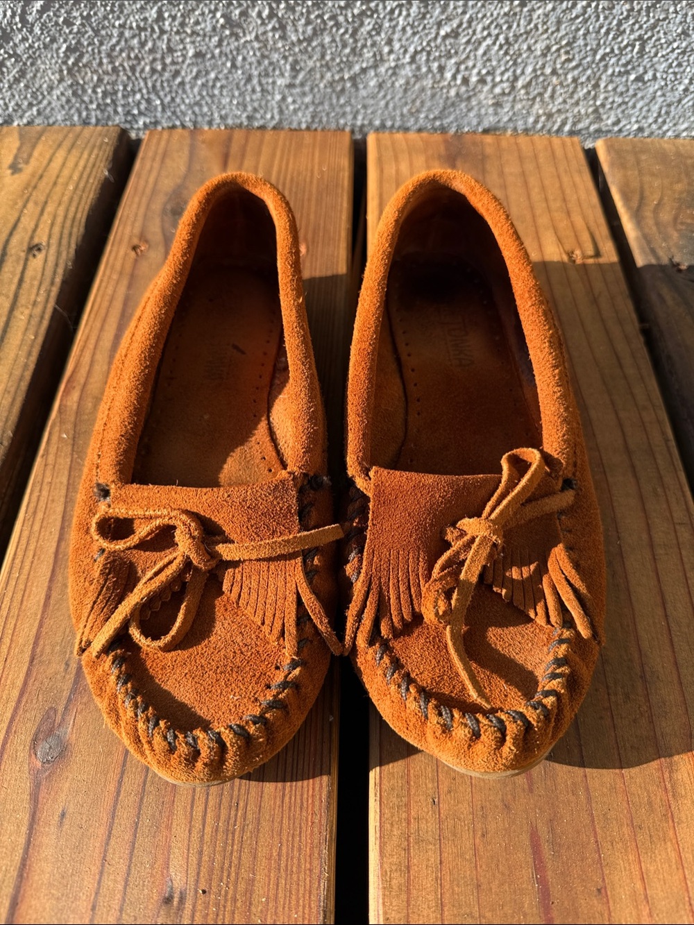 Women’s Kitty Suede Hardsole Minnetonka’s in Rust